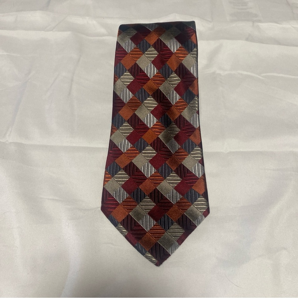 Geoffrey Beene 100% Silk Geometric Patterned Tie in Burgundy Red, Silver & Blue